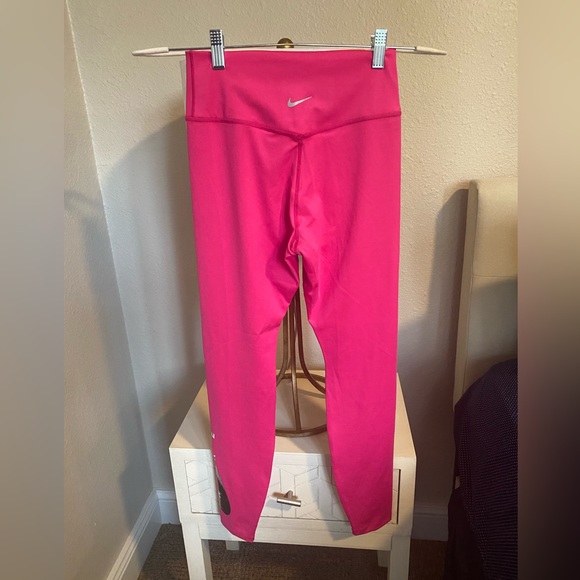 Nike dry fit fuscia legging small NWOT - Picture 2 of 6